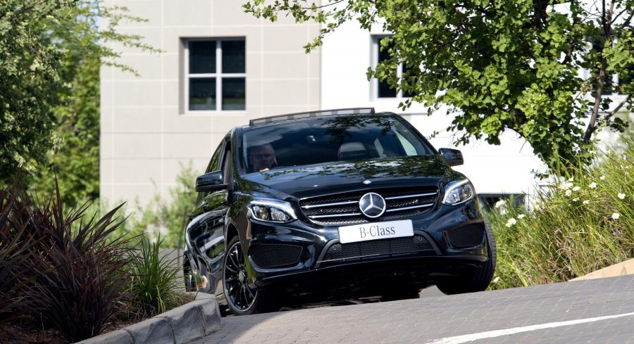  Mercedes-Benz B250 AMG Line 2015 года  (ZA) (фото 11 из 13)